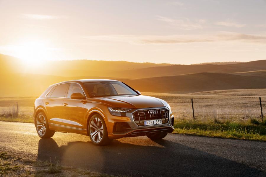  Audi Q8 55 TFSI Quattro S-Line 2018 года  (AU) (фото 3 из 40)